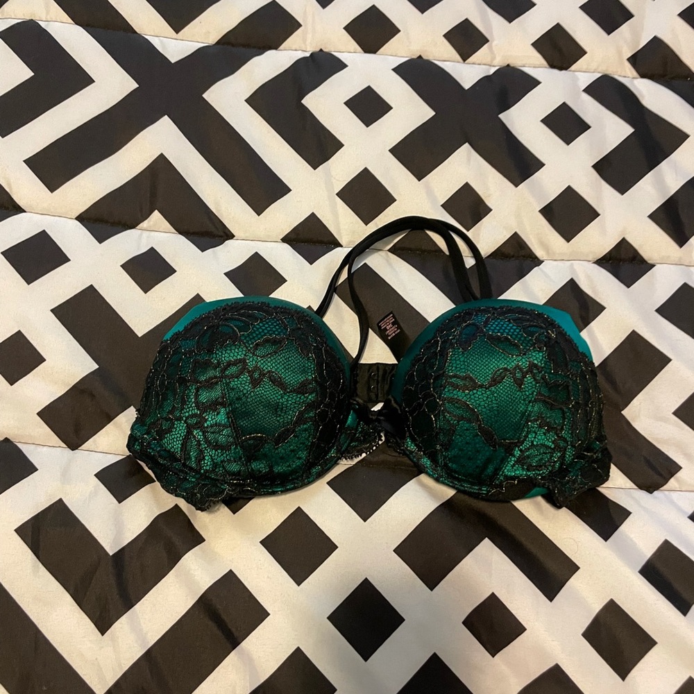 Victoria’s Secret 2+ cup push-up